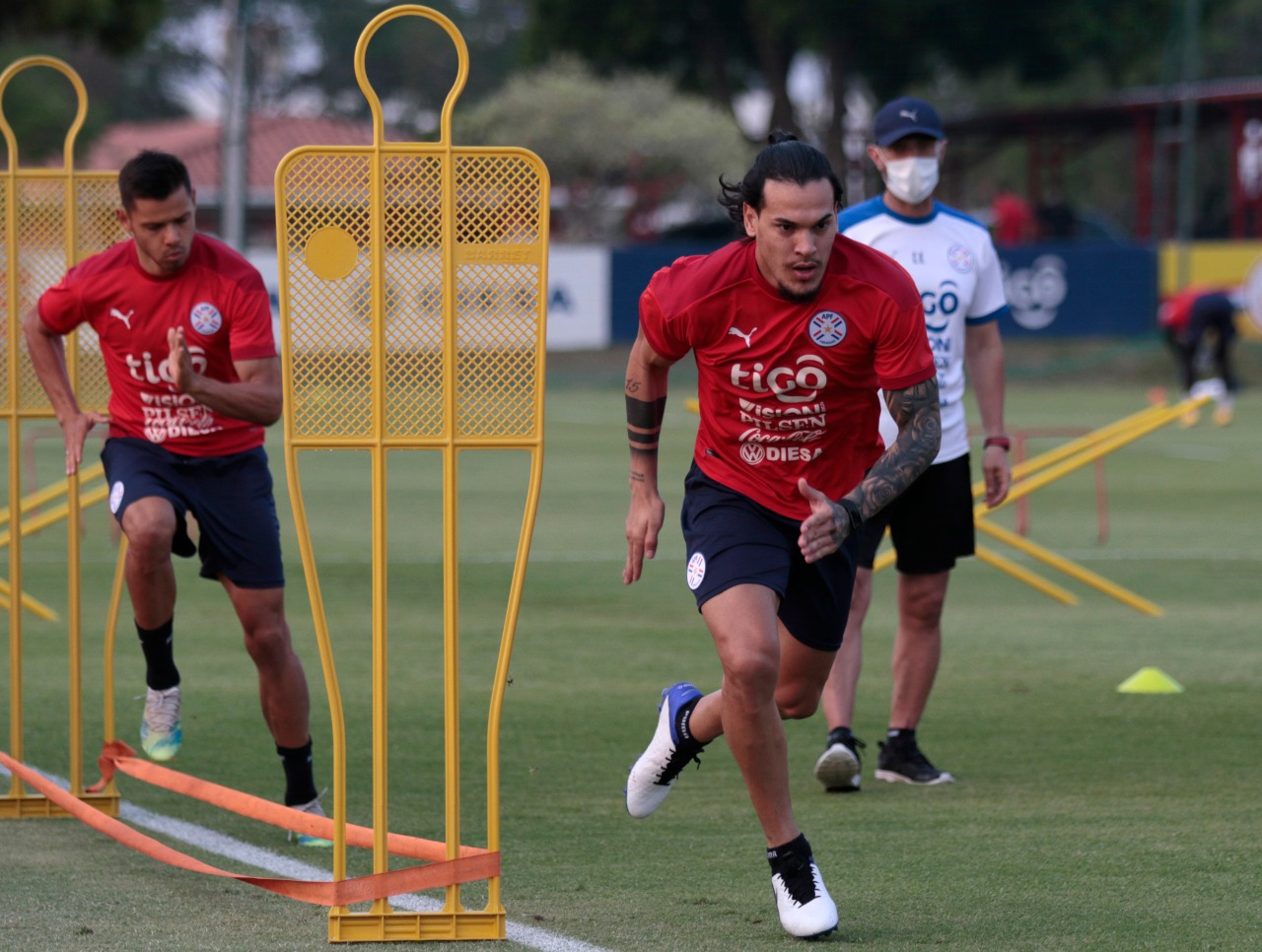 Último entrenamiento de la Albirroja previo al partido ante Perú. Foto: @Albirroja