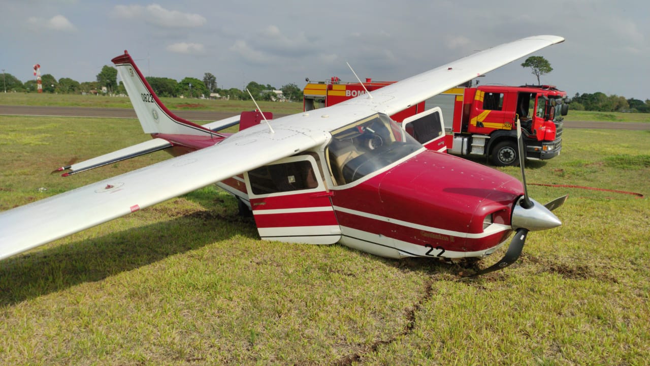 La avioneta sufrió un percance en la pista de aterrizaje en Alto Paraná. Foto: Gentileza.