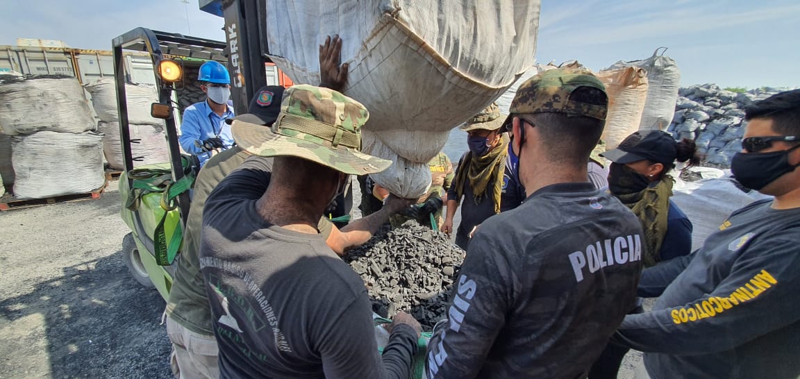 Hallan 500 kilos más de cocaína en Villeta. Foto: Óscar Lovera, cronista del Grupo JBB.
