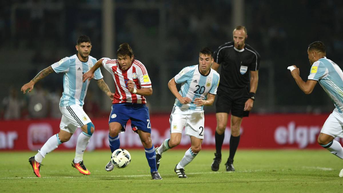 Jugadores de Argentina y Paraguay.
