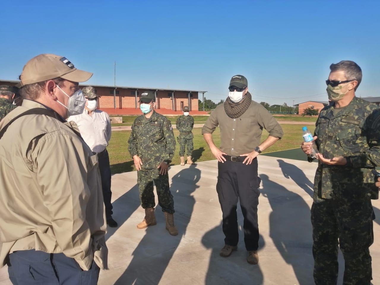 El presidente Mario Abdo se trasladó a la zona para acompañar el procedimiento. Foto: Gentileza.