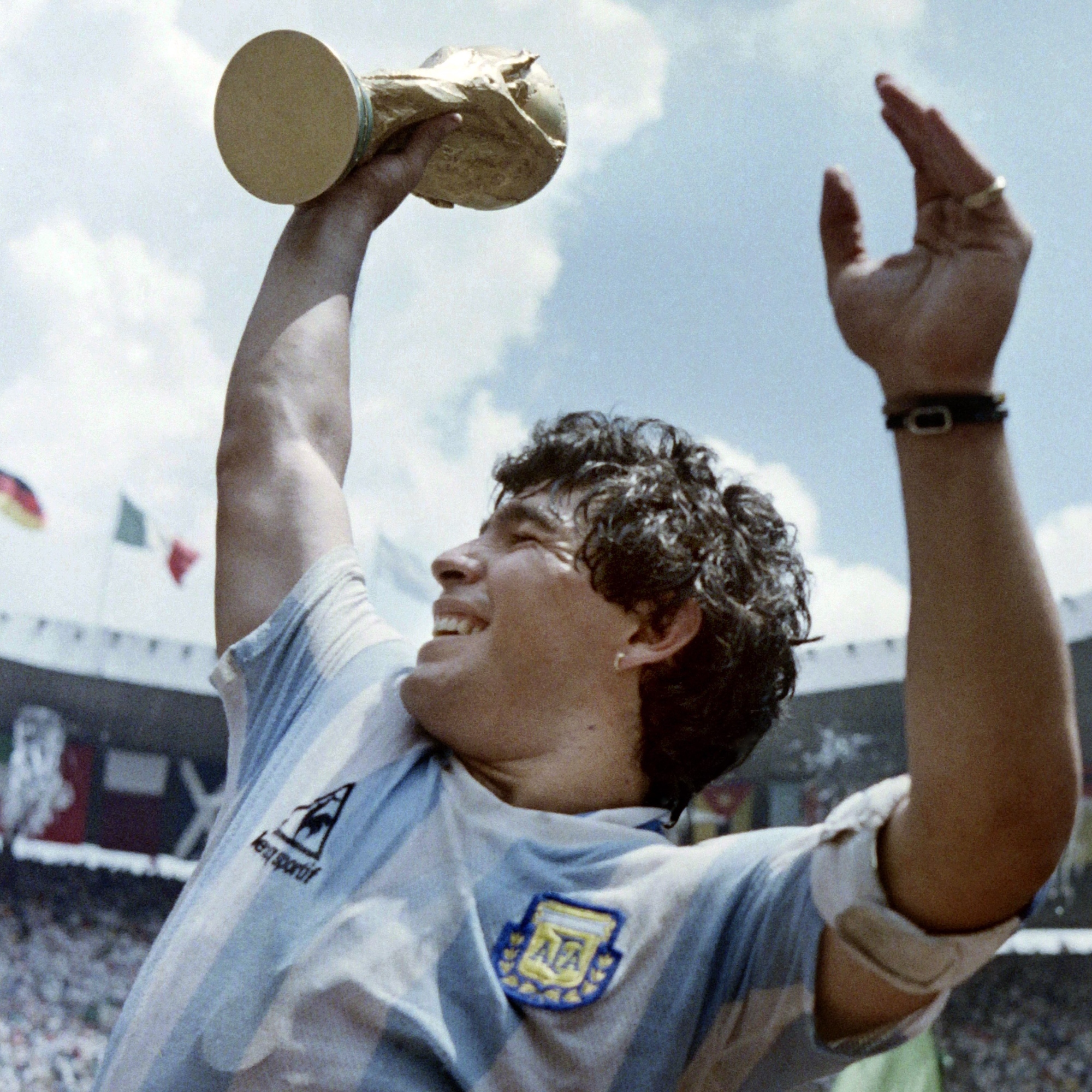 Reportan La Muerte De Diego Armando Maradona Unicanal