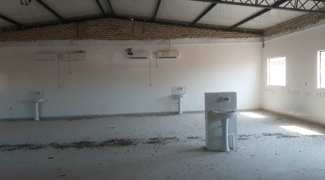 Obras en el Hospital Regional de San Pedro están paradas hace dos años, denuncian. Foto: Captura de video / Lorenzo Agüero, corresponsal de la zona del Grupo JBB.
