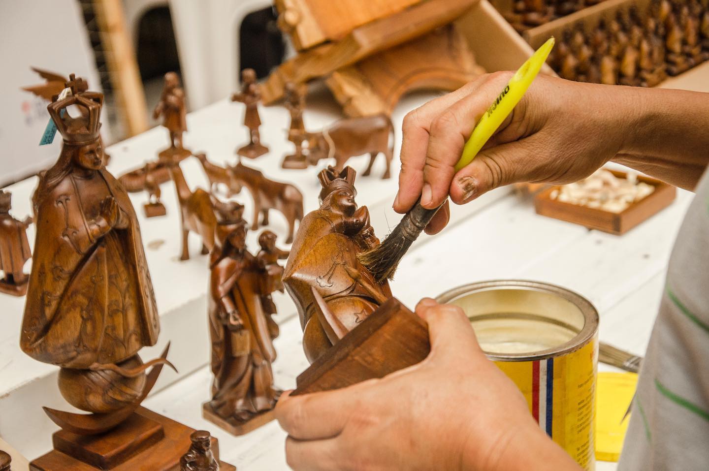 Los artesanos y artesanas ofrecen piezas únicas de su producción. Foto: IPA.