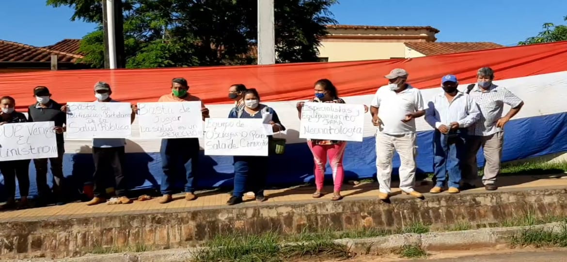 En San Pedro, pobladores se manifiestan por falta de insumos en hospital