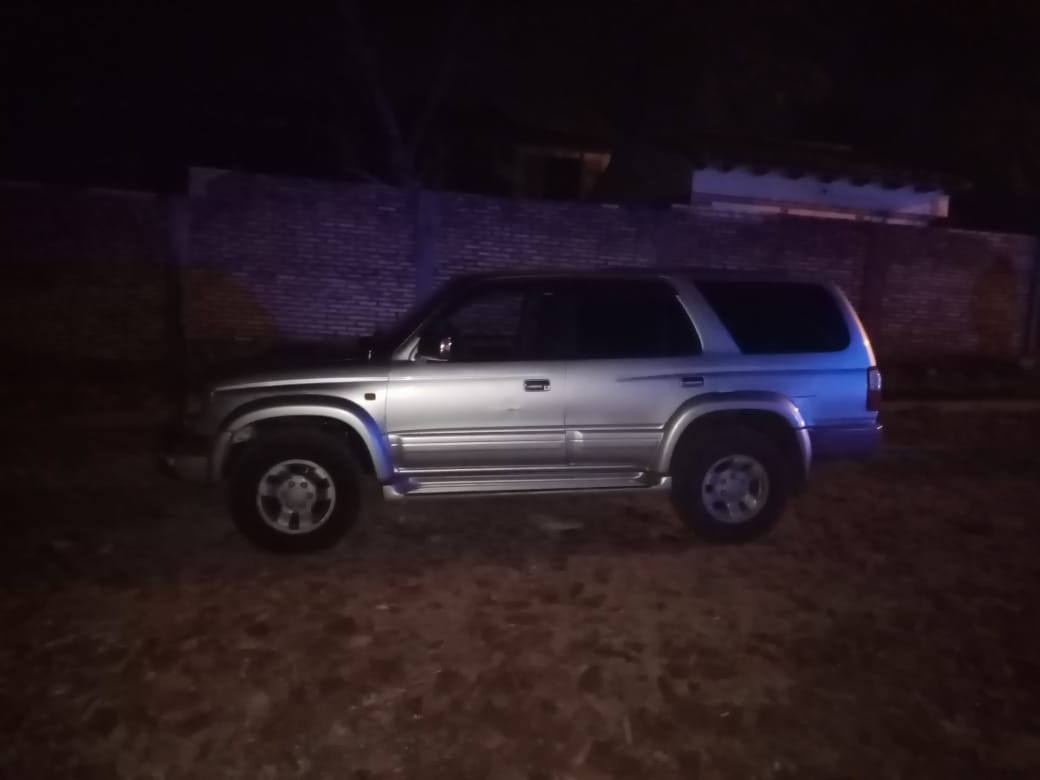 La camioneta fue abandonada en Villa Elisa. Foto: Gentileza.