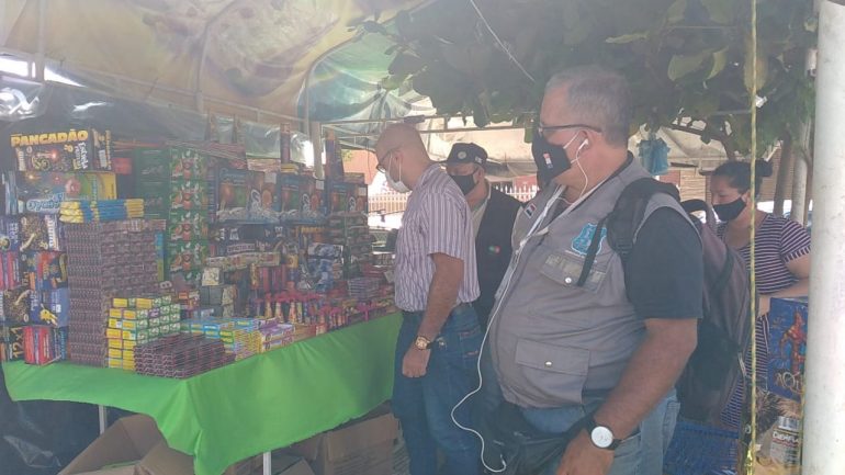 Realizan control de venta de pirotecnia en el Mercado 4.