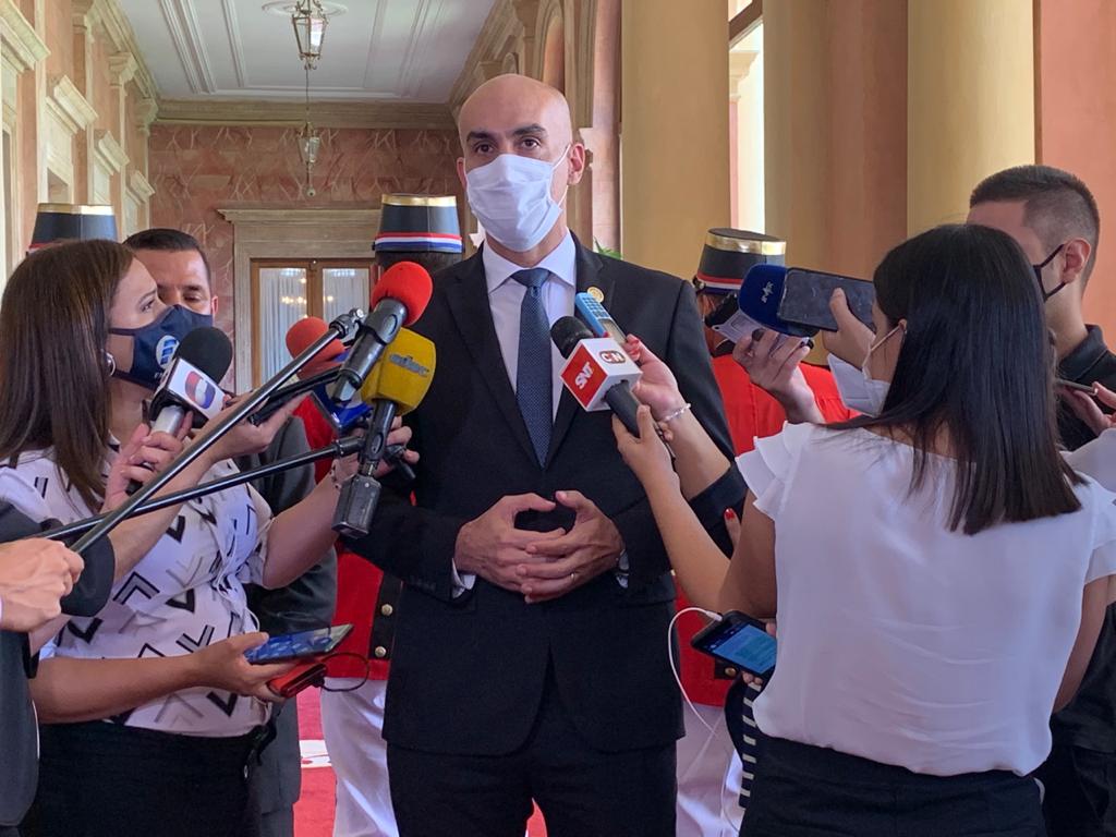 El Ministro Julio Mazzoleni, manifestó que las medidas sanitarias vigentes deben ser cumplidas a cabalidad. Foto: gentileza.