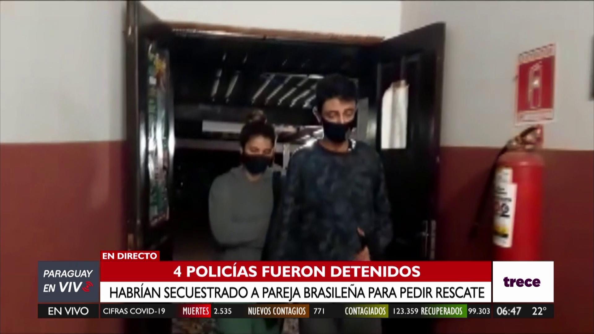Cuatro policías fueron detenidos tras haber privado de su libertad a una pareja brasilera, que realizaba un turismo en nuestro país. Foto: captura de pantalla.