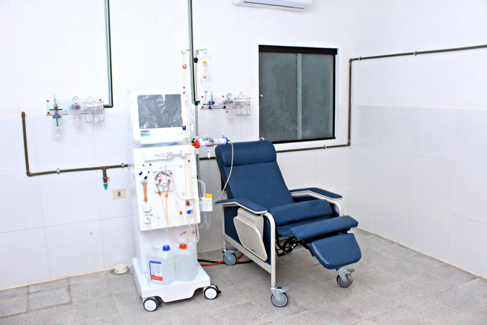 Entre los equipamientos, se destacan cinco sillones para hemodiálisis
