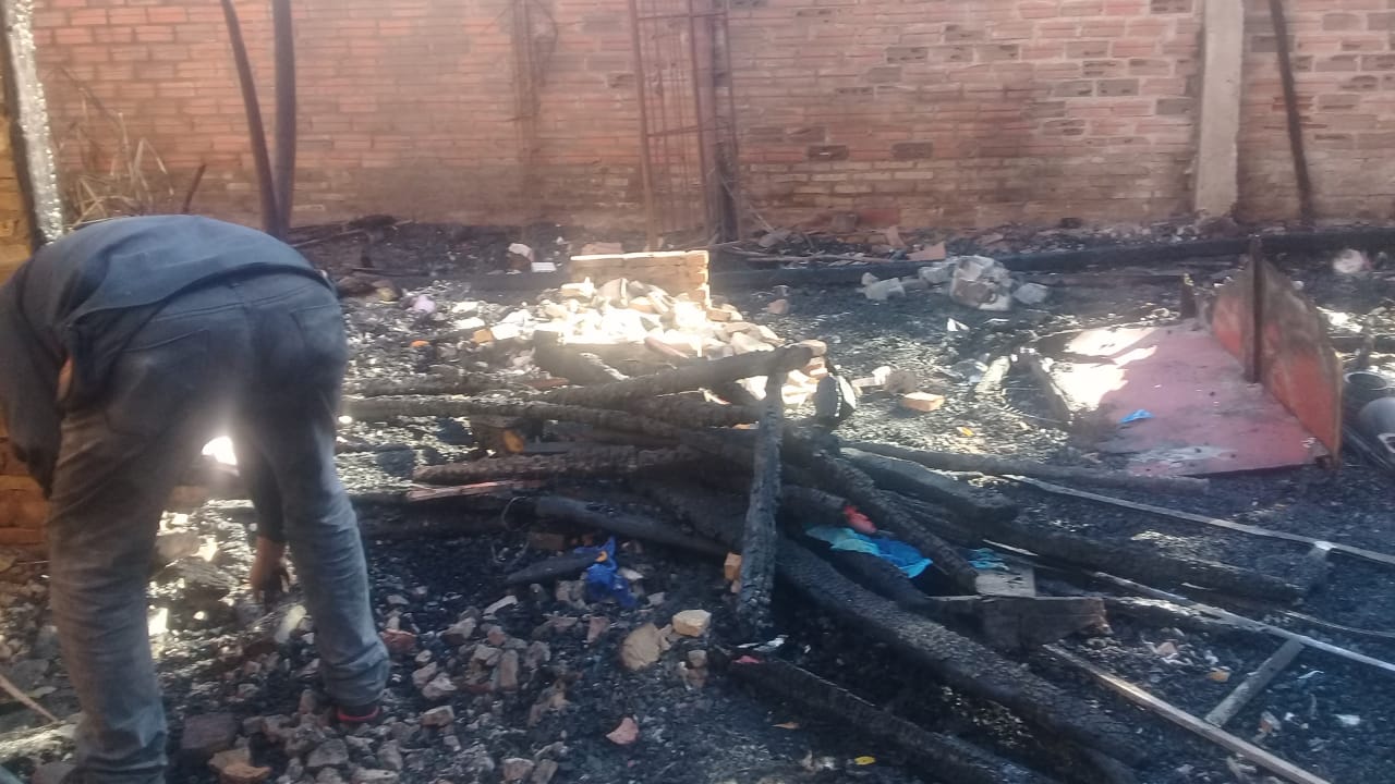 La casa fue consumida por las llamas. Foto: gentileza.