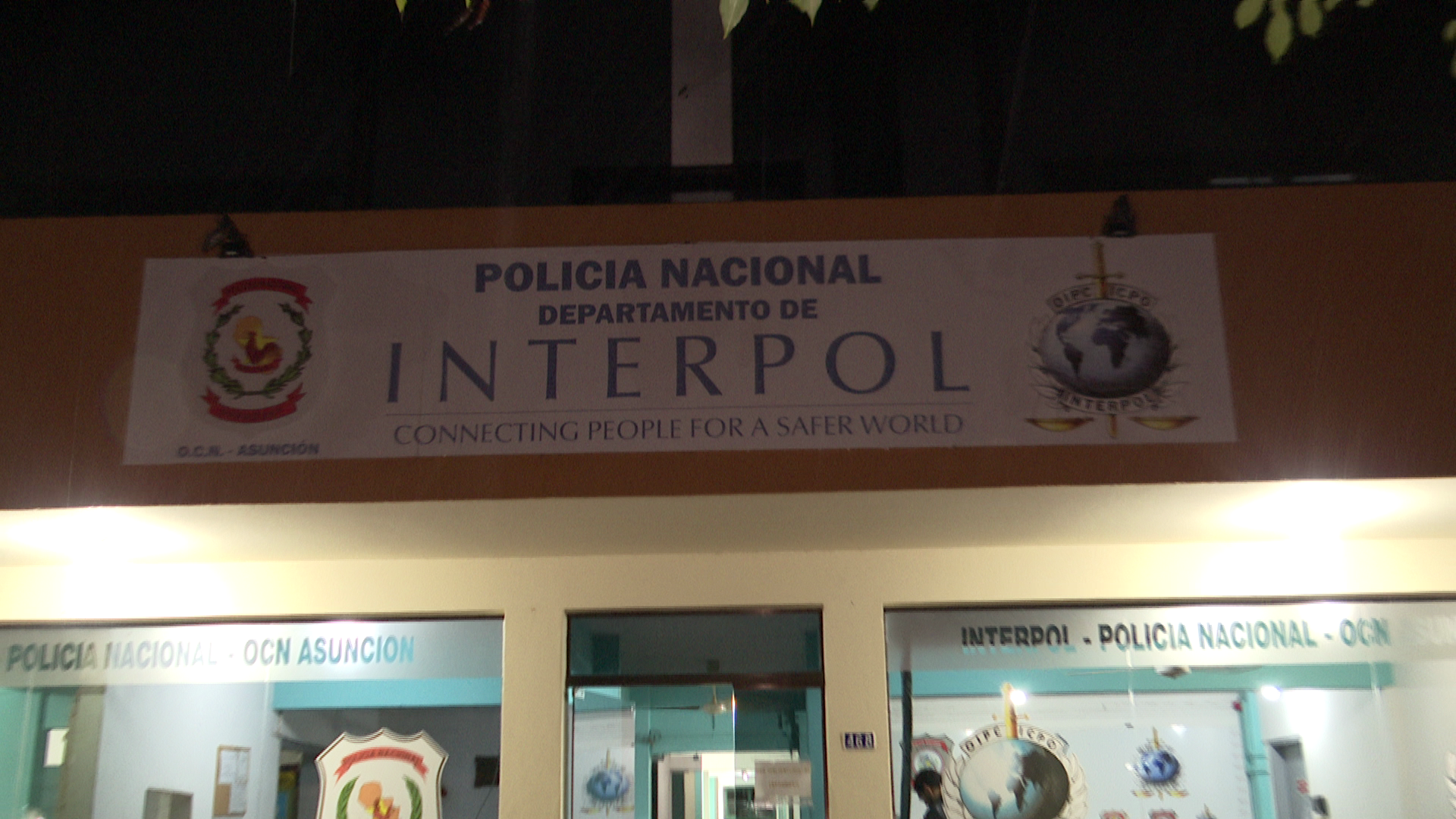 La INTERPOL, detuvo a sospechoso de haber intentado matar a su pareja. Foto: captura de pantalla.