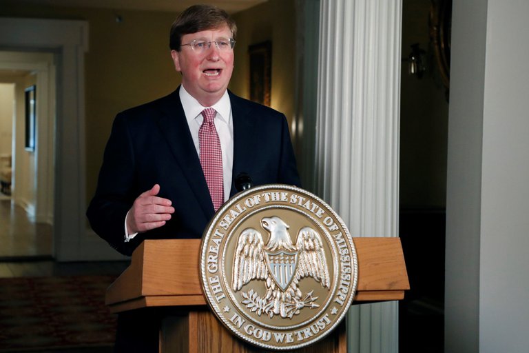Tate Reeves, gobernador de Mississippi.