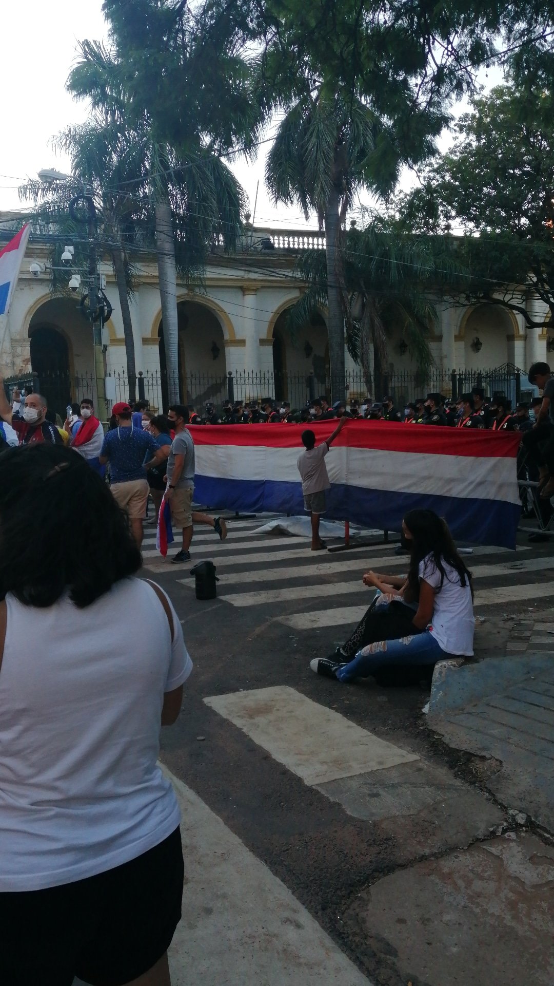 Nuevas manifestaciones en las inmediaciones del Congreso Nacional. Foto: gentileza, Twitter.