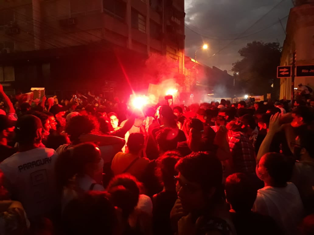 Ocho detenidos tras protesta ciudadana frente a Mburuvicha Róga