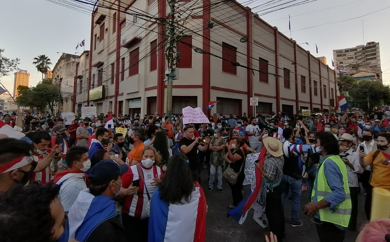 Cuarto día de manifestaciones contra Mario Abdo Benítez