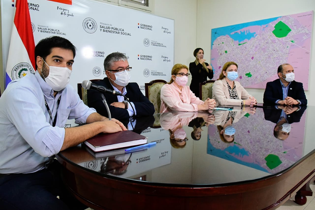 Autoridades del Ministerio de Salud, en conferencia de prensa. Foto: Ministerio de Salud.
