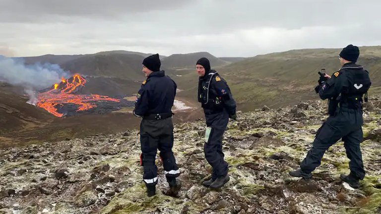 Volcán erupciona tras 6.000 años de inactividad en Islandia. Foto: Infobae.