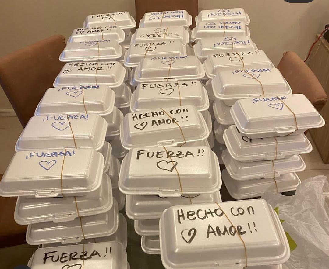 Las personas decidieron preparar desayunos, almuerzos y cenas para los familiares de pacientes internados