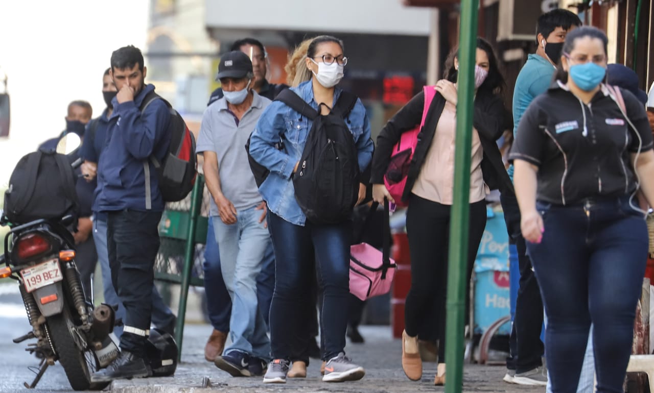 Se reactiva la economía y vuelven las clases semipresenciales, según las nuevas medidas. Foto: Agencia IP.