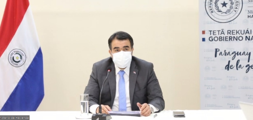 ministro de Hacienda, Óscar Llamosas,