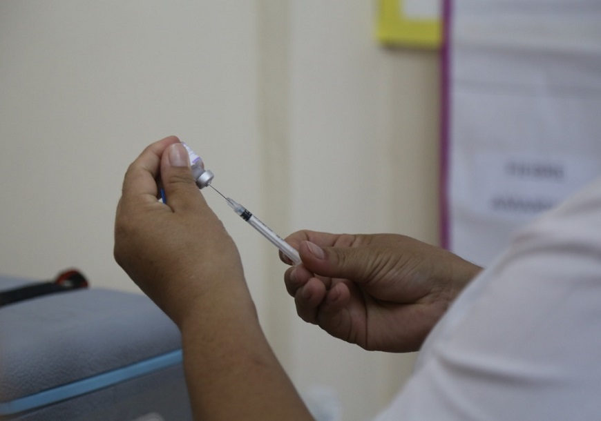 Vacunación irregular: Salud maneja un listado de 500 personas