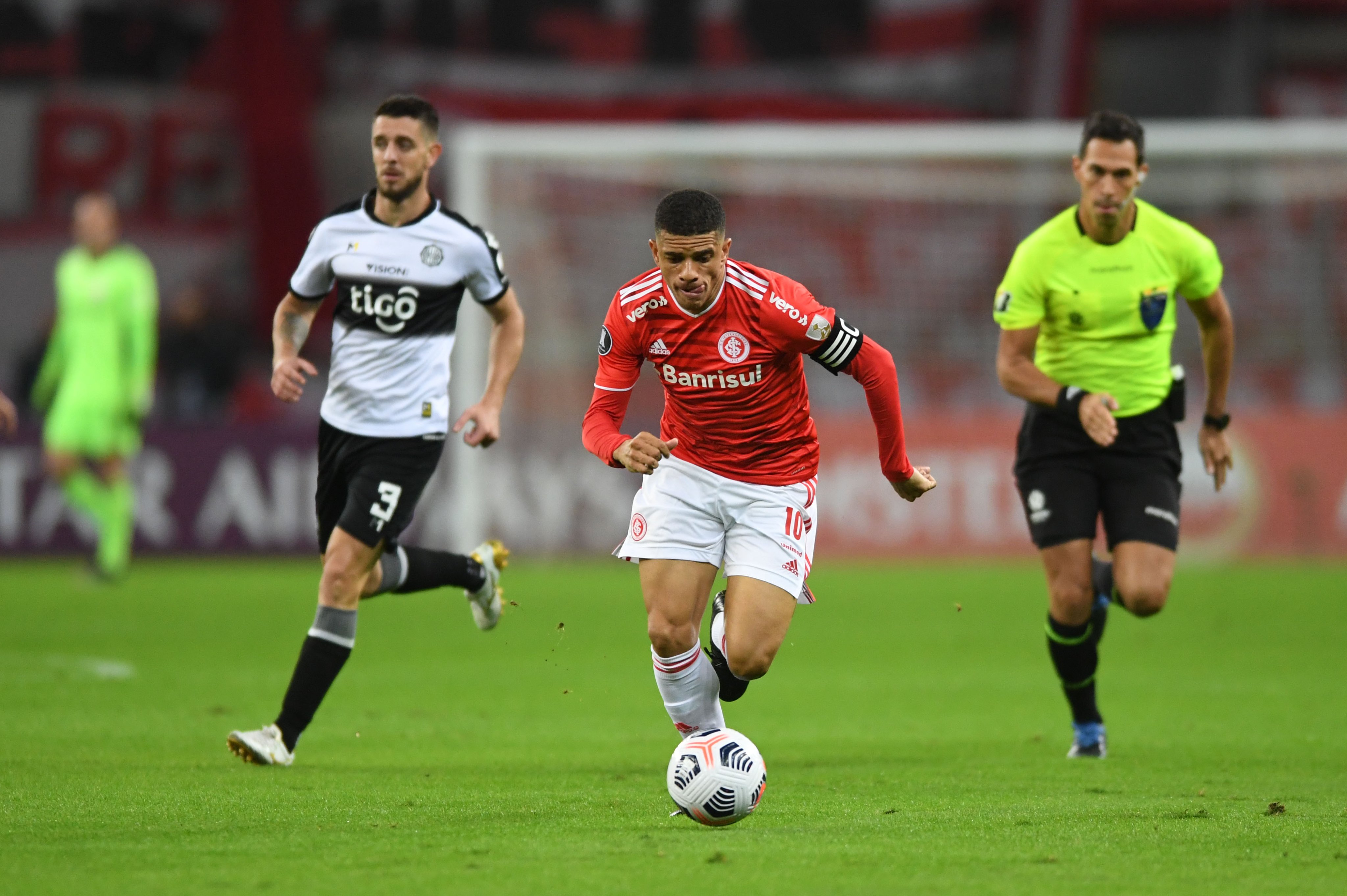 Internacional ganó por 6-1 a Olimpia. Foto: @SCInternacional