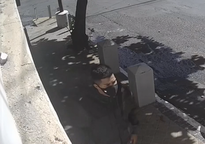 El ladrón fue captado por una cámara de seguridad