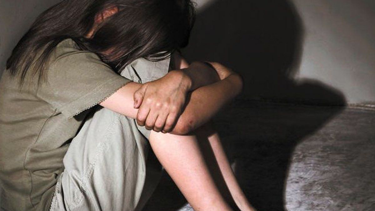 Hombre es condenado a 18 años de prisión por abusar de sus tres hijas.