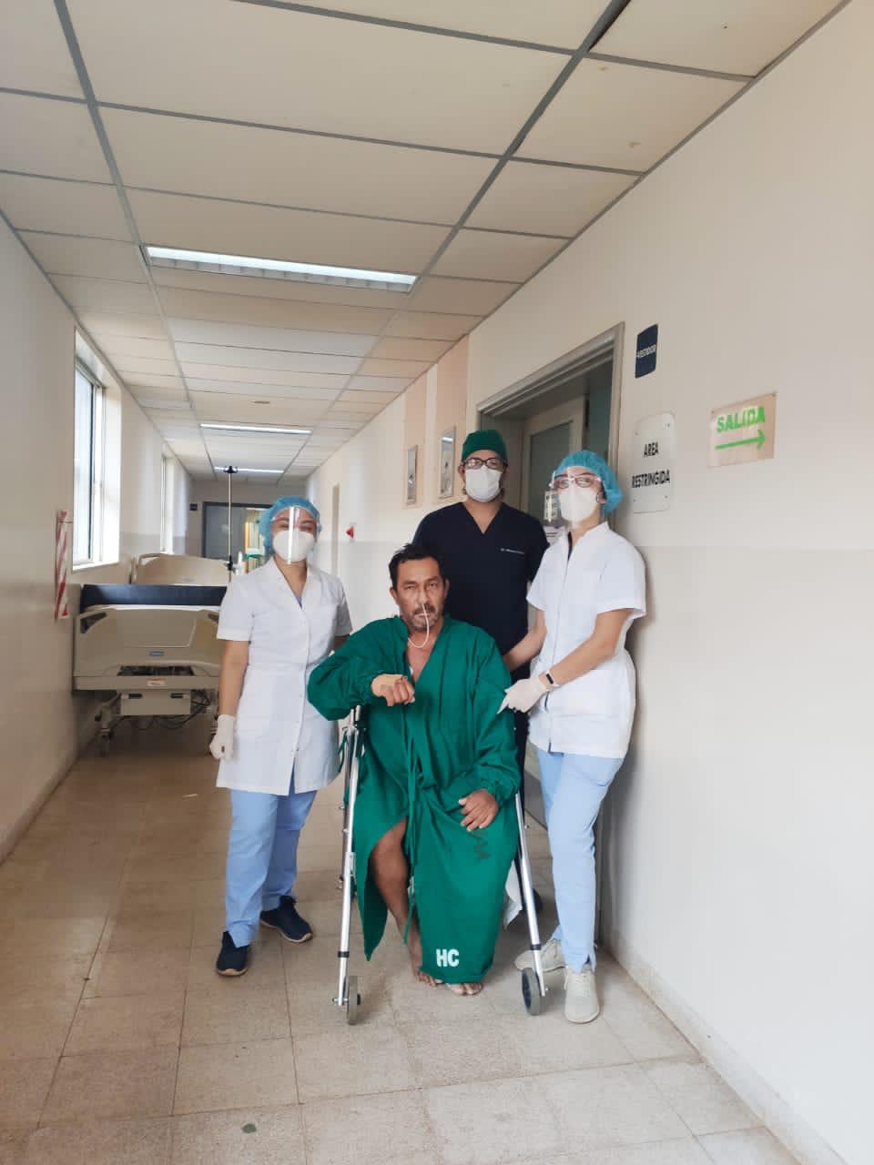 Pacientes en terapia por covid reciben rehabilitación respiratoria