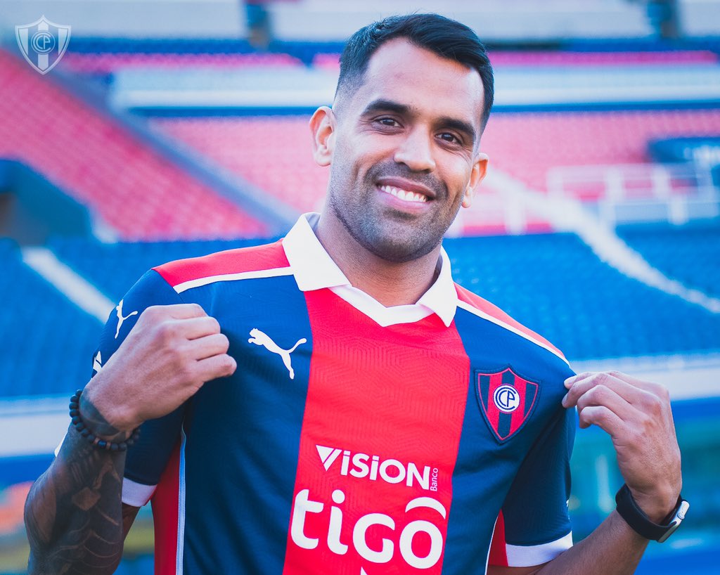 Cerro Porteño da la bienvenida a Carlos Rolón