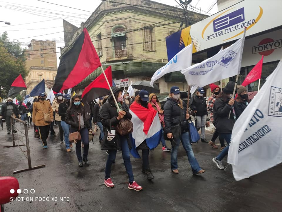 Docentes anuncian huelga para mañana
