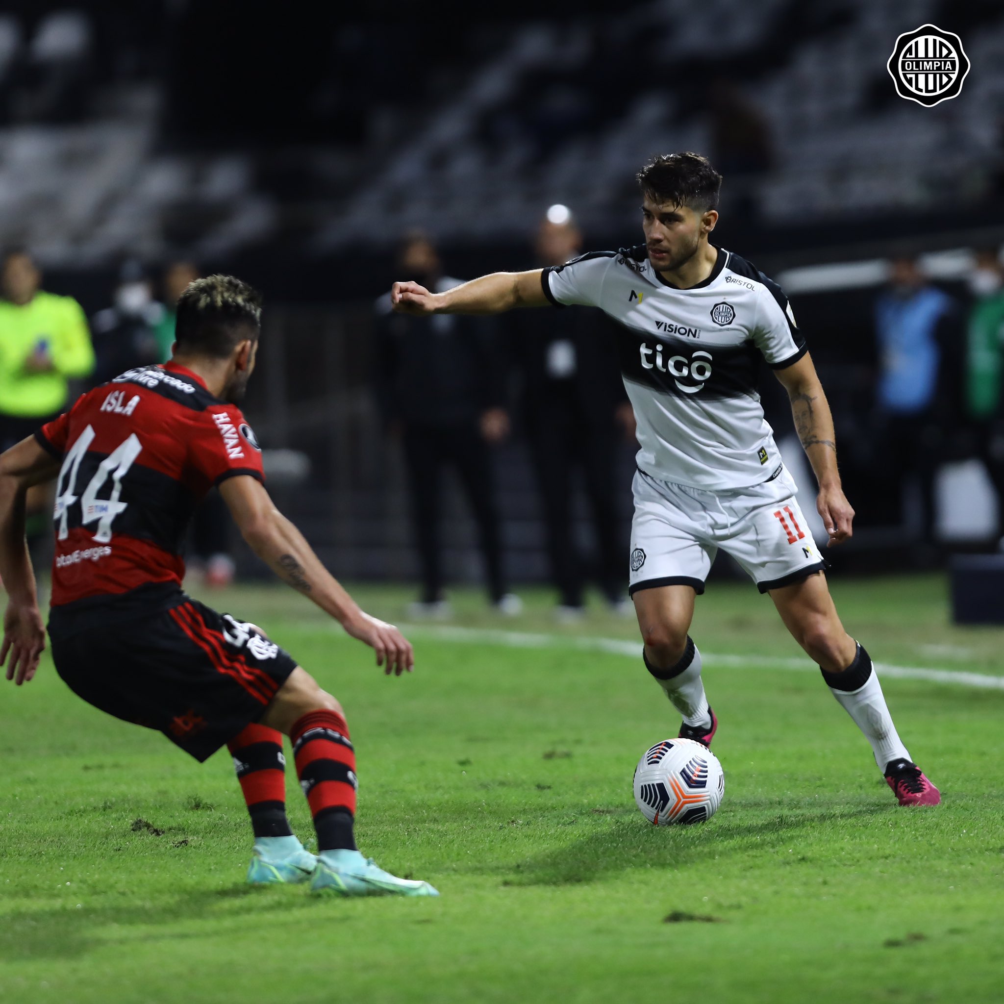 Conmebol da a conocer audios del VAR, tras el partido entre Olimpia y Flamengo. Foto: Olimpia Media.
