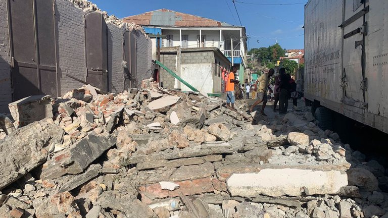 Primeras imágenes de las consecuencias del terremoto. Foto: gentileza.