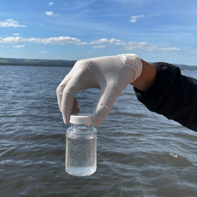 Lago Ypacaraí muestra mejoría de calidad del agua