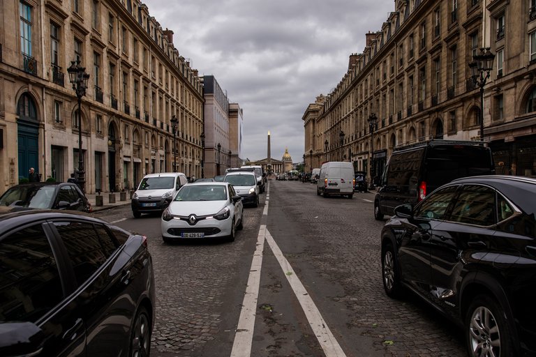 París limita circulación a 30 kilómetros por hora