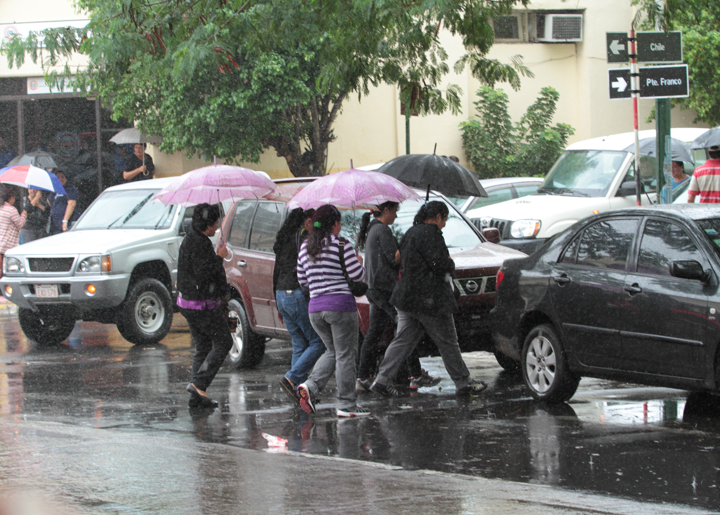 Meteorología anuncia lluvias intensas desde esta noche