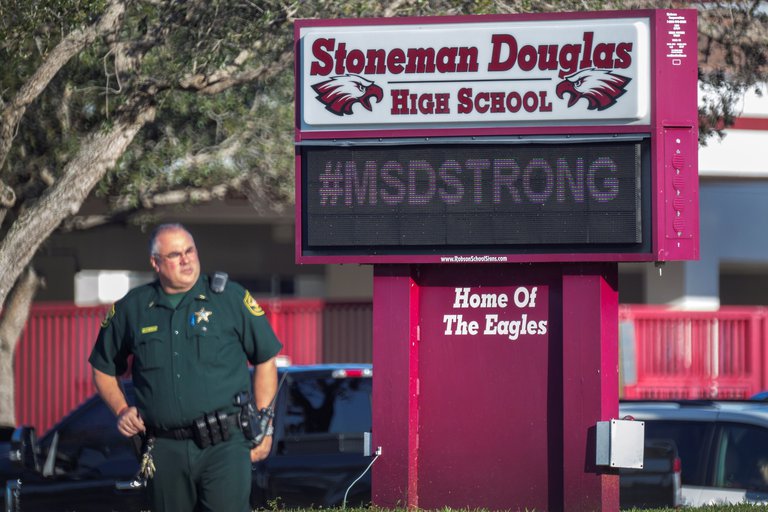 Florida: detuvieron a dos adolescentes que planeaban tiroteo en escuela