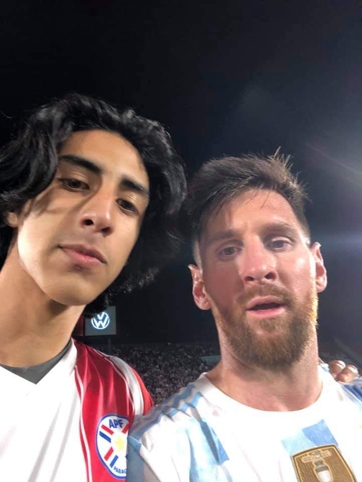 Hincha que ingresó al Defensores: