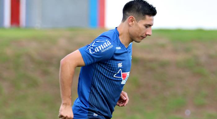 Bahía saca a Óscar Ruiz del equipo principal por decisión técnica