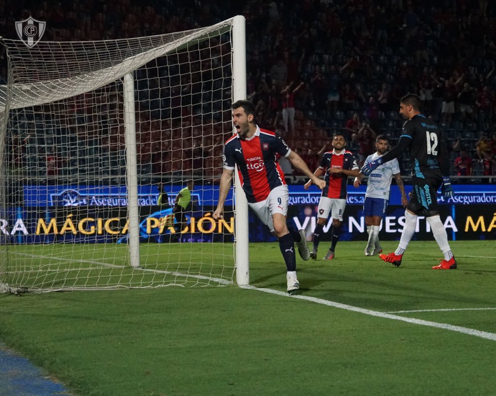 Gol de Mauro Boselli. Foto: CCP.