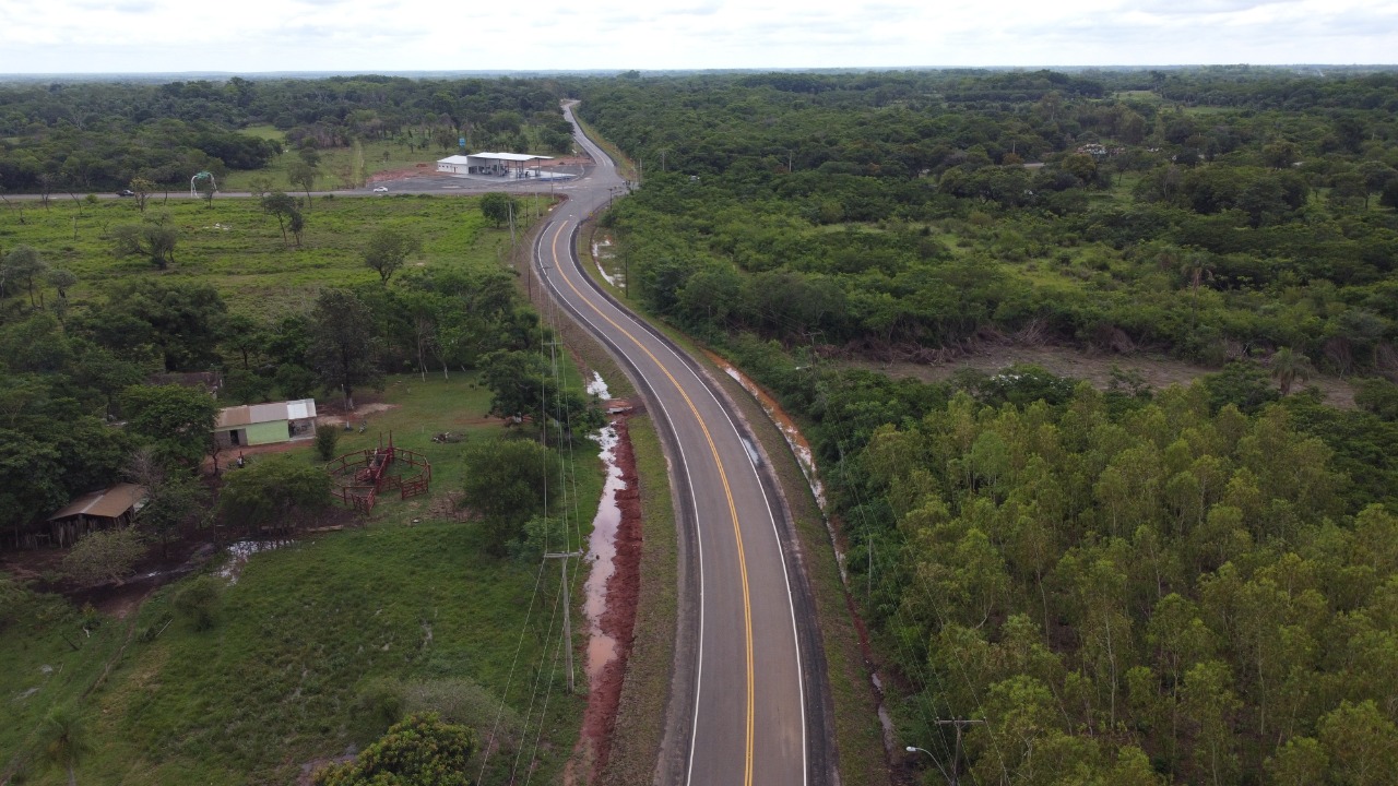 También fueron inauguradas obras viales por parte del MOPC