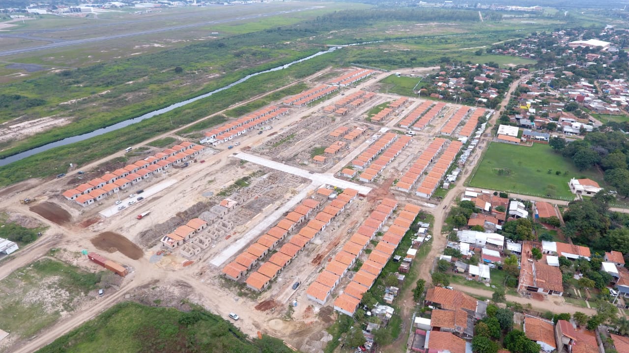 La construcción de 600 viviendas sociales ejecutadas en el Barrio San Blas. Foto: MUVH.