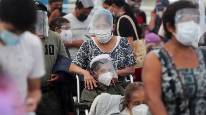 Ante variante ómicron, Perú anunció toque de queda para Navidad y Año Nuevo