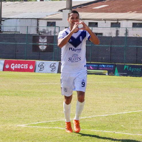 Alex Arce, delantero del Sportivo Ameliano. Foto: gentileza.