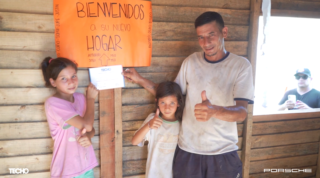 10 años de la alianza Porsche y TECHO: una década entregando viviendas. Foto: Captura de pantalla.