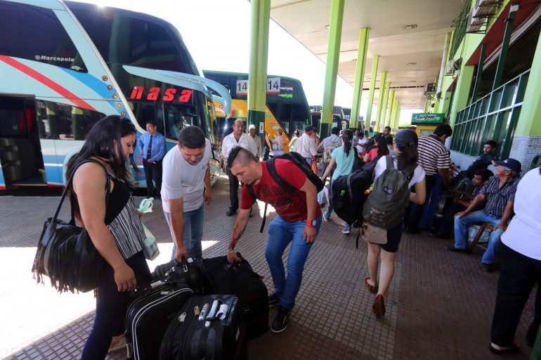 Dinatran analiza liberar horario de buses para fin de año
