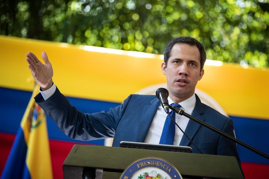 Guaidó es ratificado como presidente de Venezuela por la Asamblea opositora. Foto: EFE.