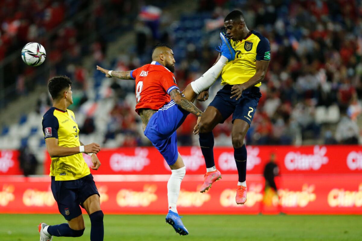 FIFA sanciona con tres partidos a Arturo Vidal tras brutal patada