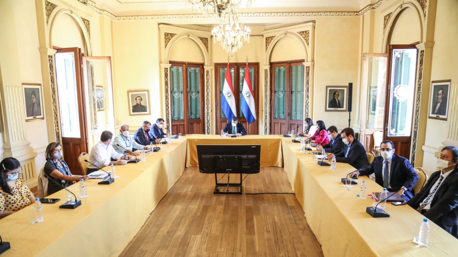 reunión del Equipo Económico Nacional en el Palacio de Gobierno